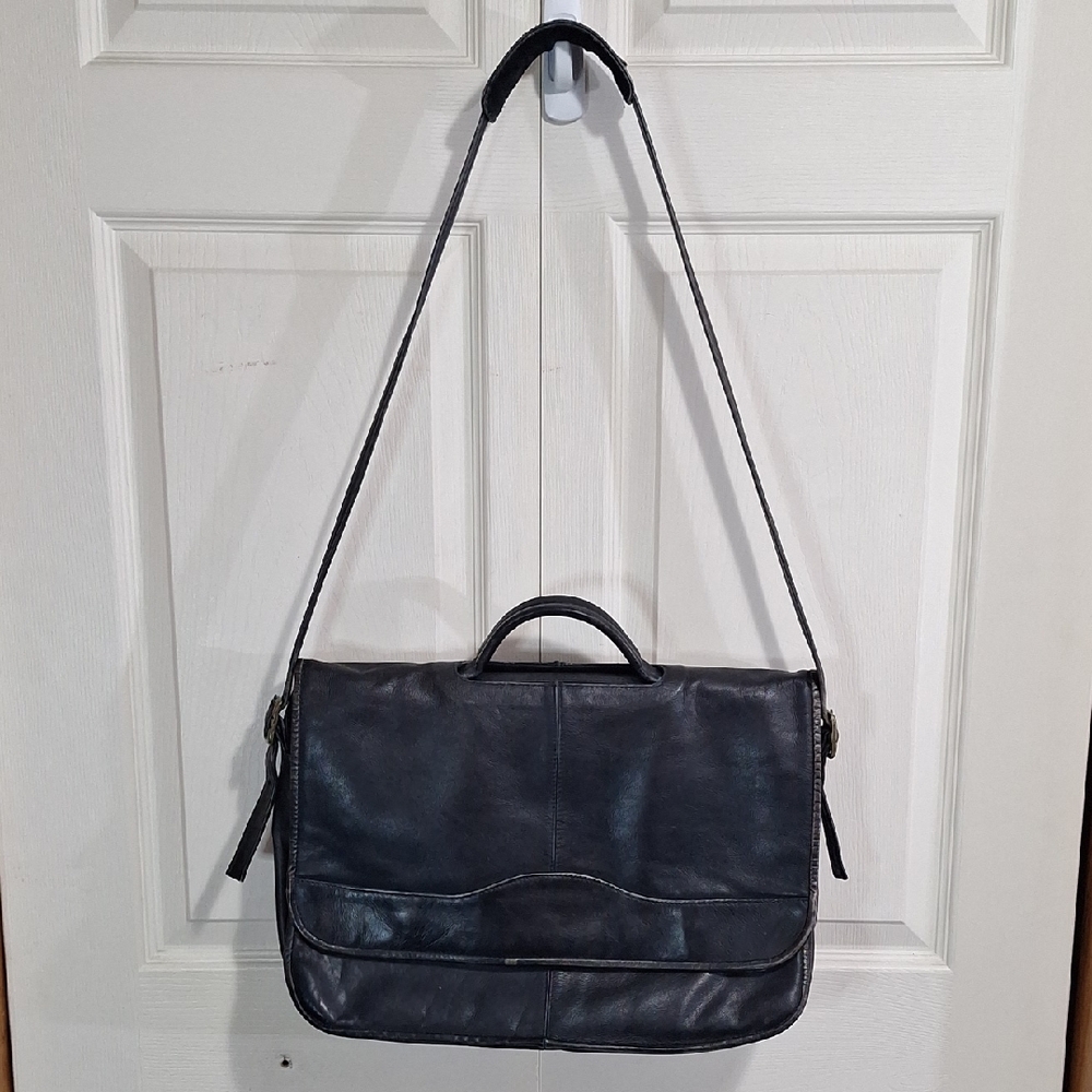 Vintage Classic Black Leather Messenger Bag - Adjustable Strap and Flap Closure